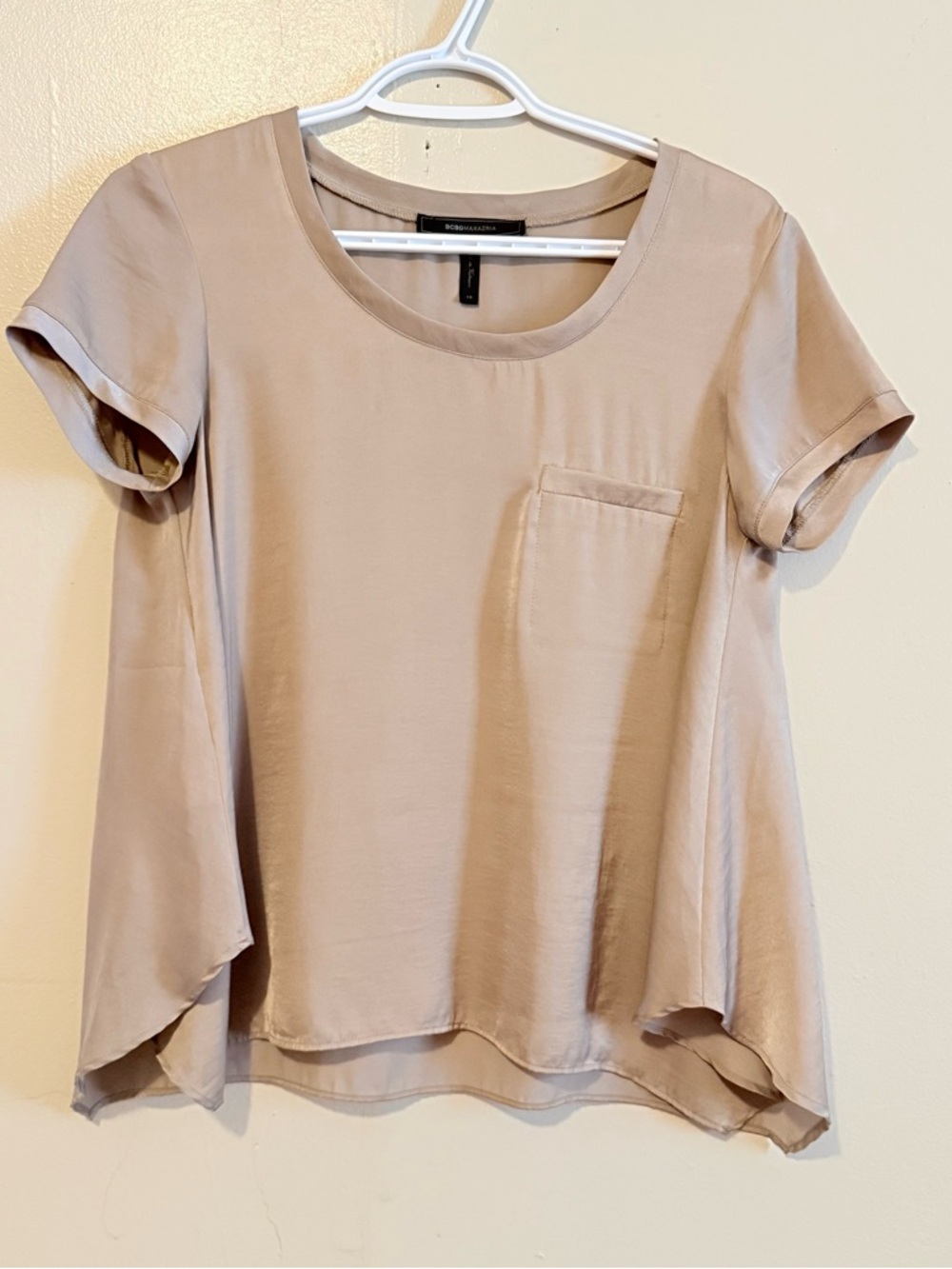 BCBGMaxAzria Light Taupe Short Sleeve Pocket Top